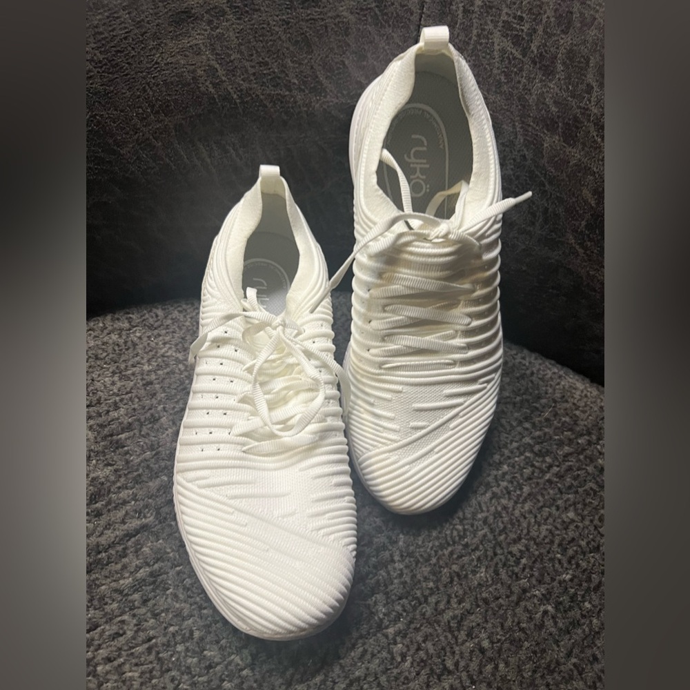 Womens Ryka NWOT